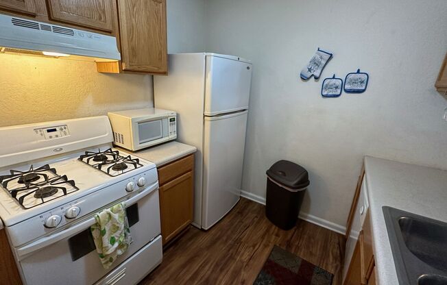 2 beds, 1 bath, $995, Unit Unit 1113