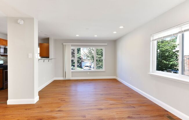⭐⭐⭐ RECENTLY UPDATED, 2 BEDROOMS AND 3 BATH HOME LOCATED IN NORTHEAST PHILLY!!! ⭐⭐⭐