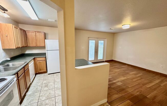 2 beds, 2.5 baths, $1,595