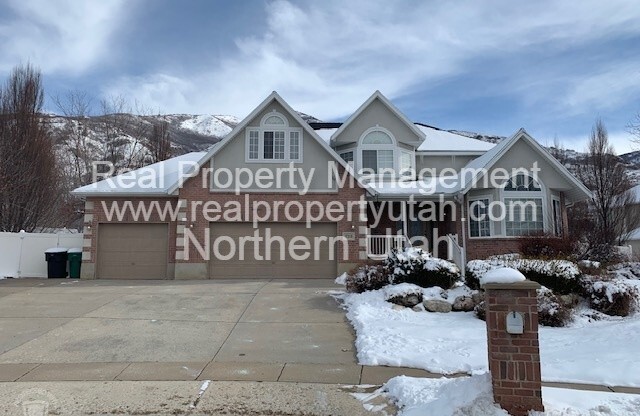 Spectacular Home Centrally Located In Fruit Heights!