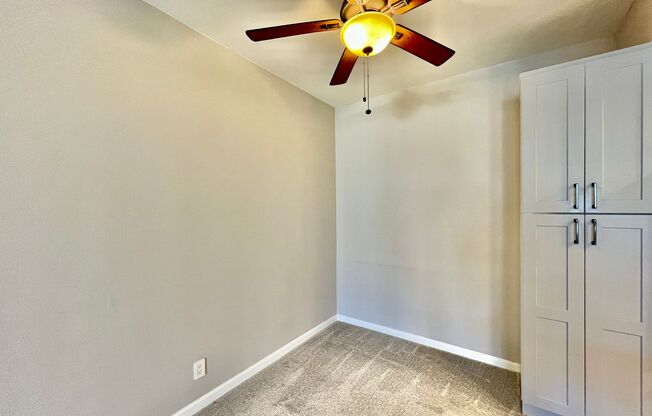 Newly remodeled 2B/2BA Condo w/ reserved parking in Morena!