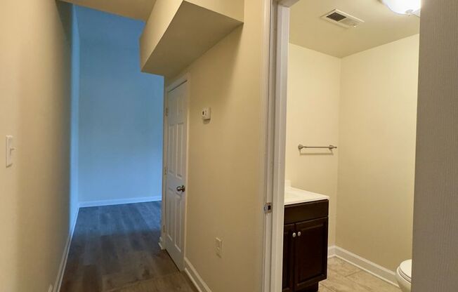 1 bed, 1 bath, 650 sqft, $1,250, Unit 405
