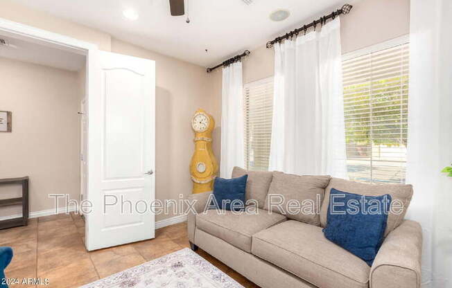 3293 E FANDANGO DR