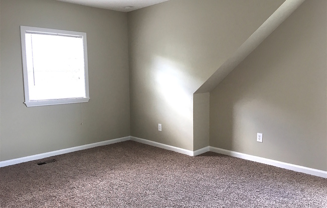 3 beds, 2 baths, $1,605