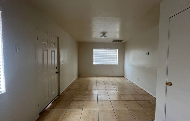 3 beds, 1 bath, $1,600, Unit A577-101