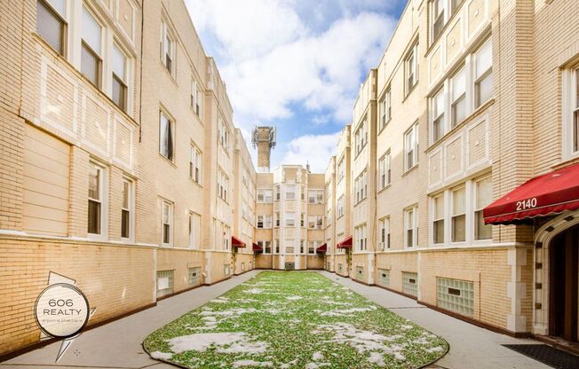 1 bed, 1 bath, $1,200, Unit 2142-209