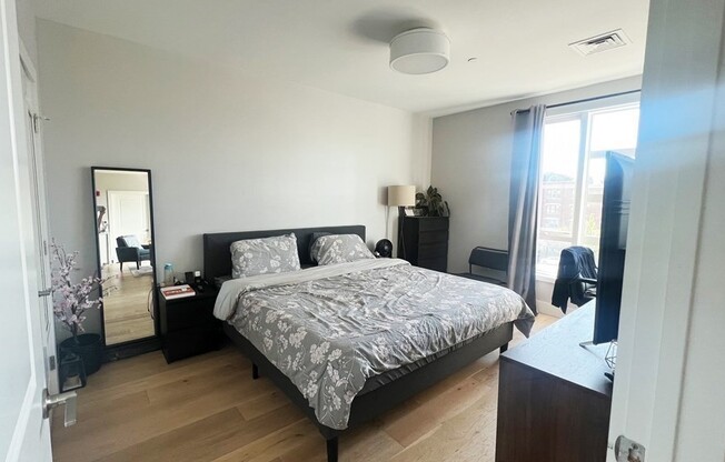 2 beds, 2 baths, 951 sqft, $4,000, Unit 309