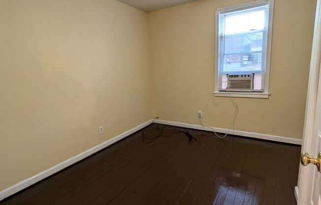 2 beds, 1 bath, $1,000