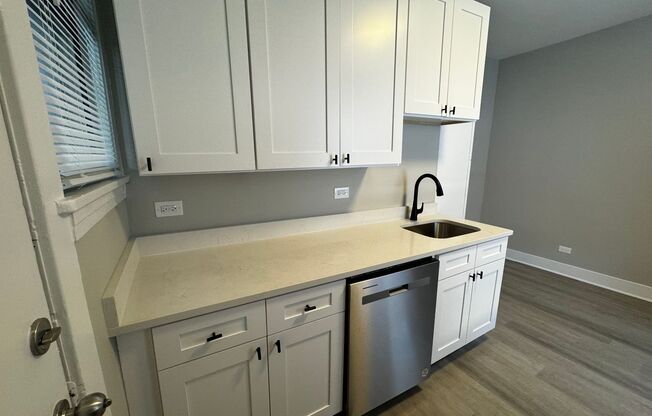 2 beds, 1 bath, $1,575, Unit 2609 -2