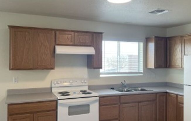 1 bed, 1 bath, 766 sqft, $1,200