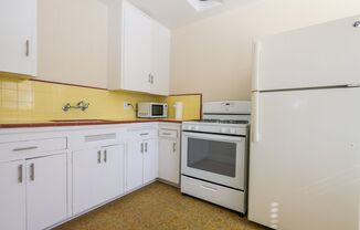 1 bed, 1 bath, $2,895, Unit B