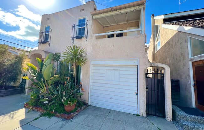 Stunning Ocean & Bay View Two-Story Home on the Long Beach Peninsula