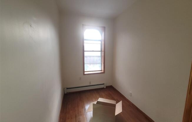2 beds, 1 bath, 700 sqft, $3,000, Unit 1
