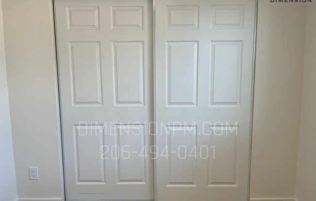 1 bed, 1 bath, 302 sqft, $975, Unit Unit 112