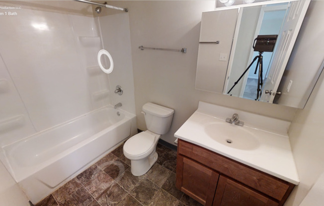 1 bed, 1 bath, 686 sqft, $1,255, Unit 165942-3