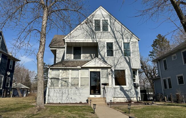 944 Cromwell Ave