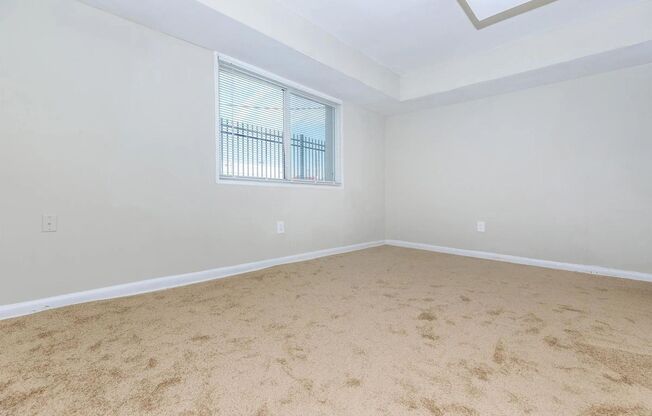 2 beds, 1 bath, 850 sqft, $1,570, Unit 3225-104