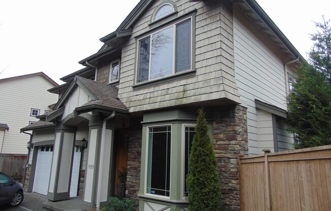 4+ Bedroom/2.5 Bath Luxury Kirkland Home.  Spacious Home, Rose Hill Area!  A Must See!
