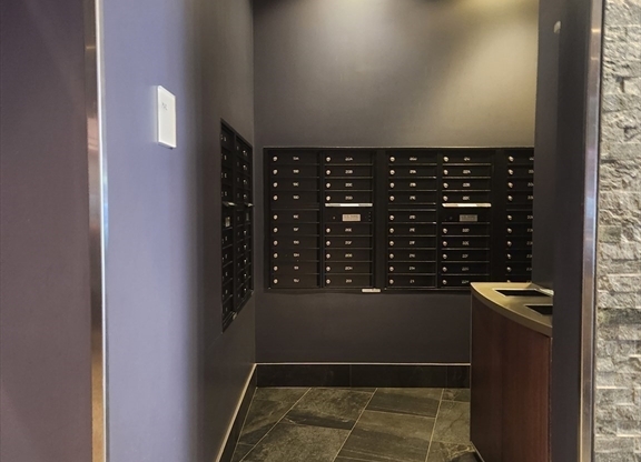 Studio, 1 bath, 427 sqft, $3,200, Unit 19-D