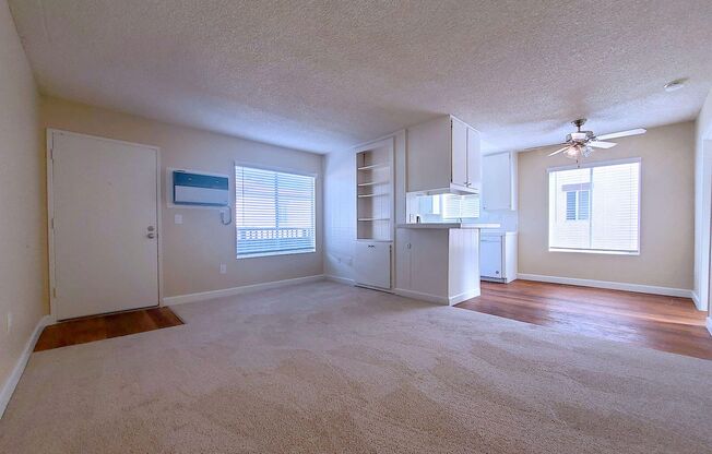 2 beds, 1 bath, $2,195, Unit 18