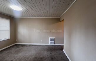 2 beds, 1 bath, $1,295