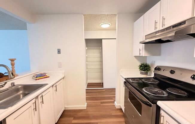2 beds, 1.5 baths, 950 sqft, $2,275, Unit 237