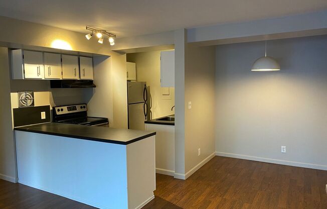 1 bed, 1 bath, 600 sqft, $1,425, Unit 407