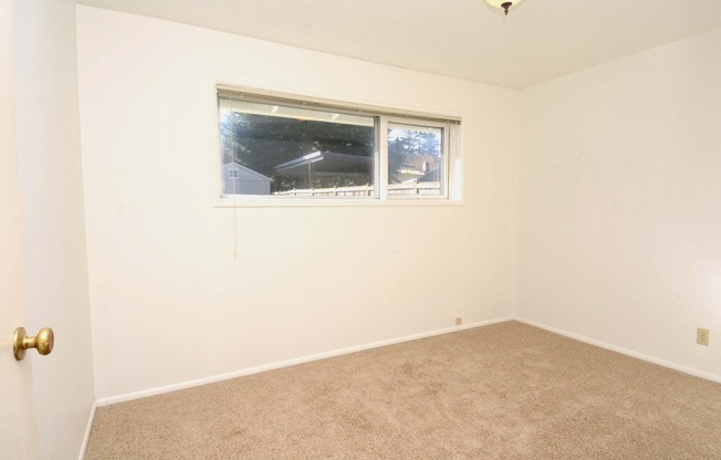 3 beds, 1 bath, $2,695