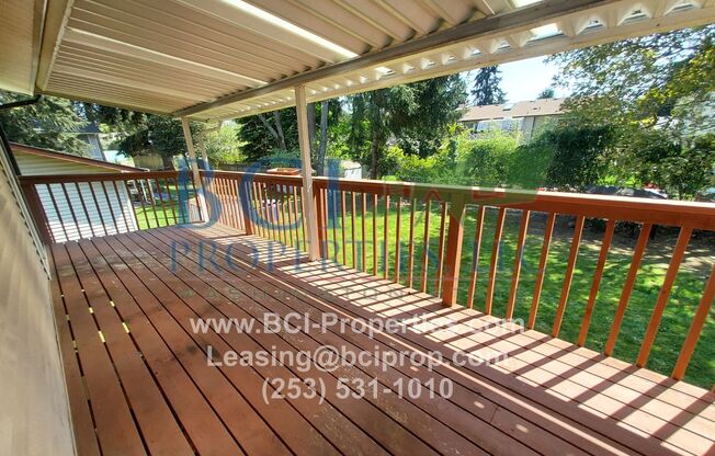 Beautiful 4 Bedroom/ 3 Bath Home close to Sunnyside Beach Park/ JBLM/ Fort Steilacoom!
