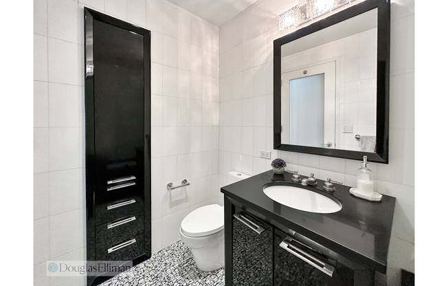 2 beds, 1 bath, 940 sqft, $6,500, Unit 11K
