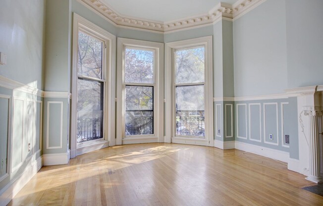 327 Commonwealth Ave.