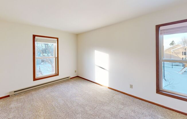 2 beds, 1 bath, 1,050 sqft, $1,655, Unit 7722CE