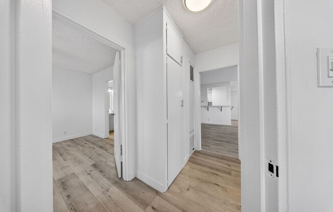 2 beds, 2 baths, $2,800, Unit 017#201