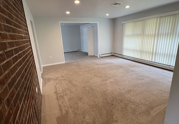 19 NOBLEWOOD LN