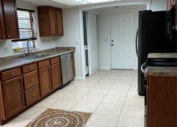 16131 MANORWOOD CIR