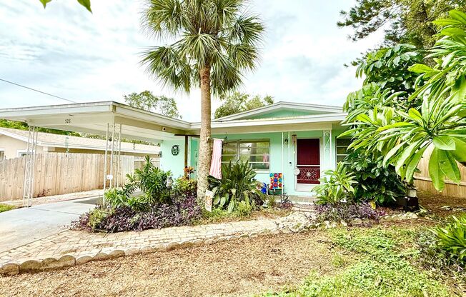 Bright & cozy 2bedroom 1bath home with outdoor space and storage - Tarpon Springs!