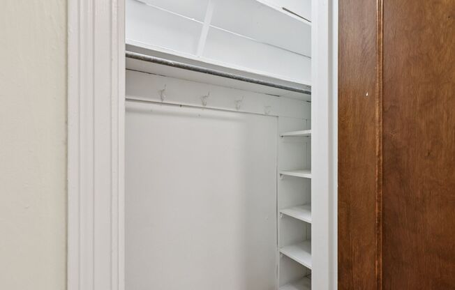 2 beds, 1 bath, 975 sqft, $1,900, Unit Royal York 102