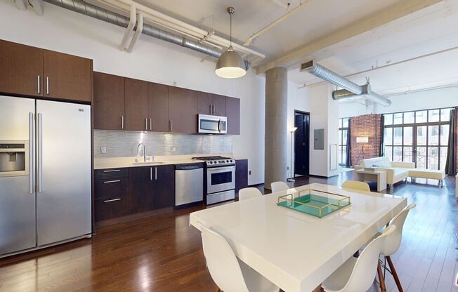 1 bed, 1 bath, 1,000 sqft, $5,000, Unit 905