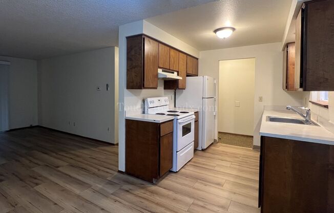 2 beds, 1 bath, $1,625, Unit 1403