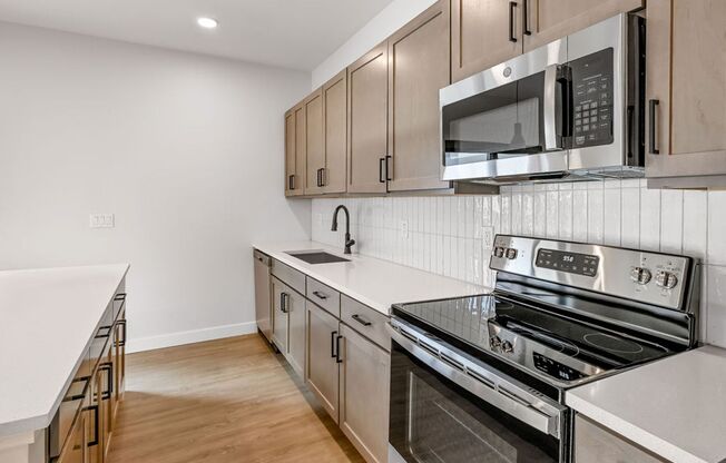 2 beds, 2 baths, 960 sqft, $2,250, Unit 514