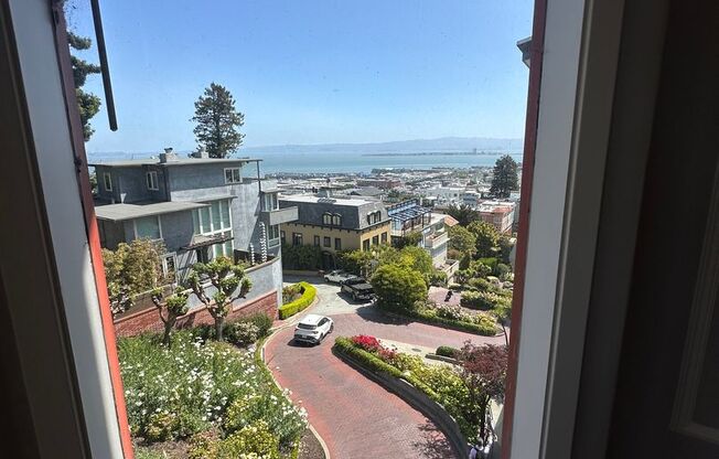 1083 Lombard Street (1053r)