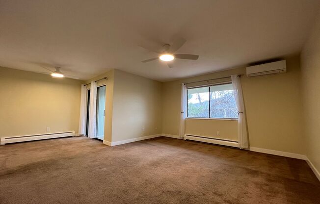 Charming 2 bed 1 bath Upper Level Condo in Lafayette! WATER/SEWER/TRASH INCLUDED