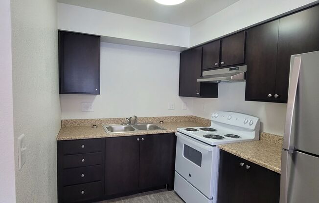 1 bed, 1 bath, 680 sqft, $995, Unit B24