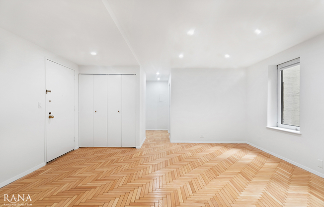 1 bed, 1.5 baths, 651 sqft, $4,800, Unit 14F