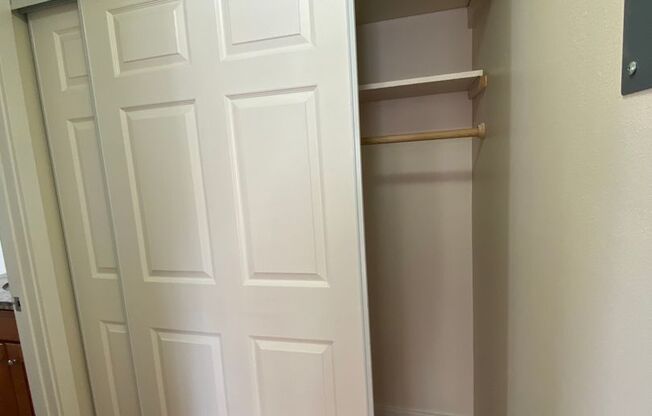 2 beds, 1 bath, 675 sqft, $2,595, Unit 402