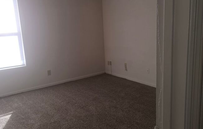 1 bed, 1 bath, 709 sqft, $850, Unit PG 0924