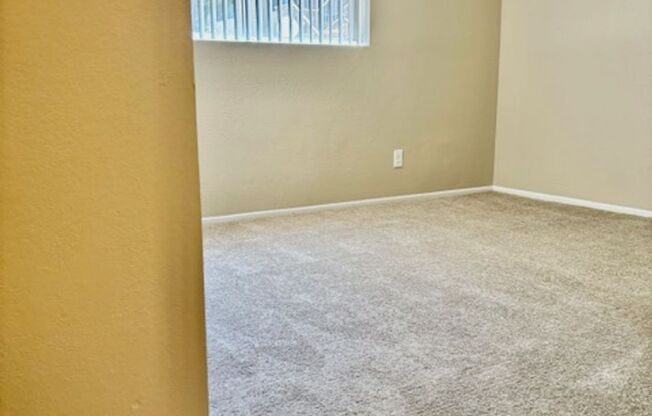 2 beds, 1 bath, 830 sqft, $1,275, Unit 107