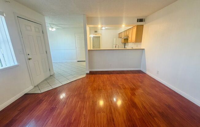 Super central 2 bedroom condo with tile & laminate flooring and in unit laundry! Home is very conveniently near many stores, businesses, and restaurant!