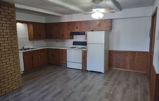 2 beds, 1 bath, 800 sqft, $905, Unit Apt 31