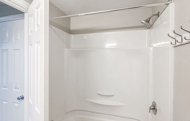 2 beds, 2 baths, 1,096 sqft, $1,475, Unit 1883C